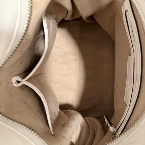 Marc Cain handbag + sports mini skirt - Picture 5 of 11